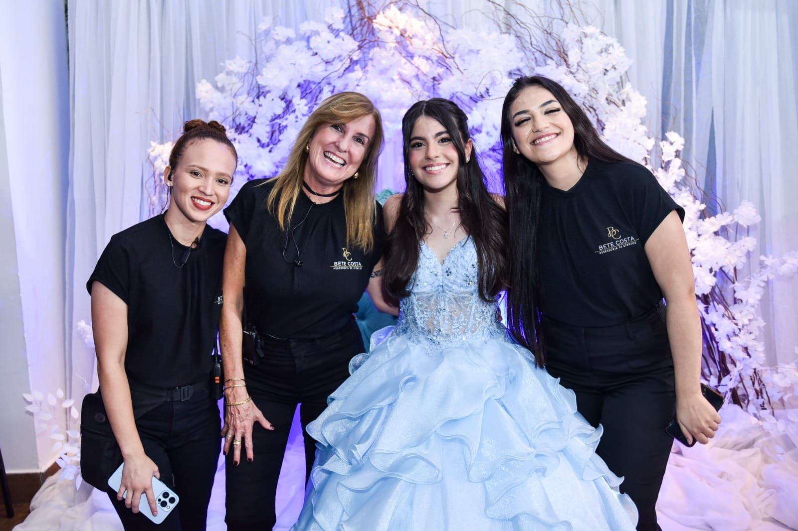 Equipe Bete Costa com debutante